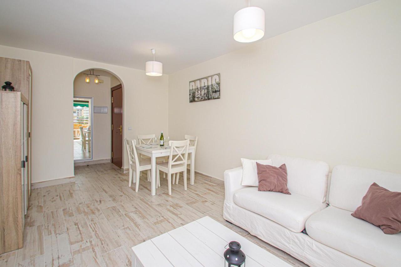 2br Lovely In Center Of Marbella. Lägenhet *